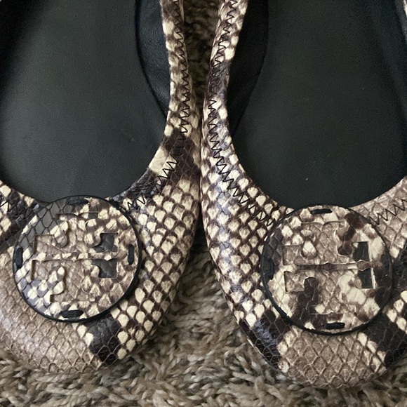Tory Burch flats — barely worn—$100 - Picture 3 of 4
